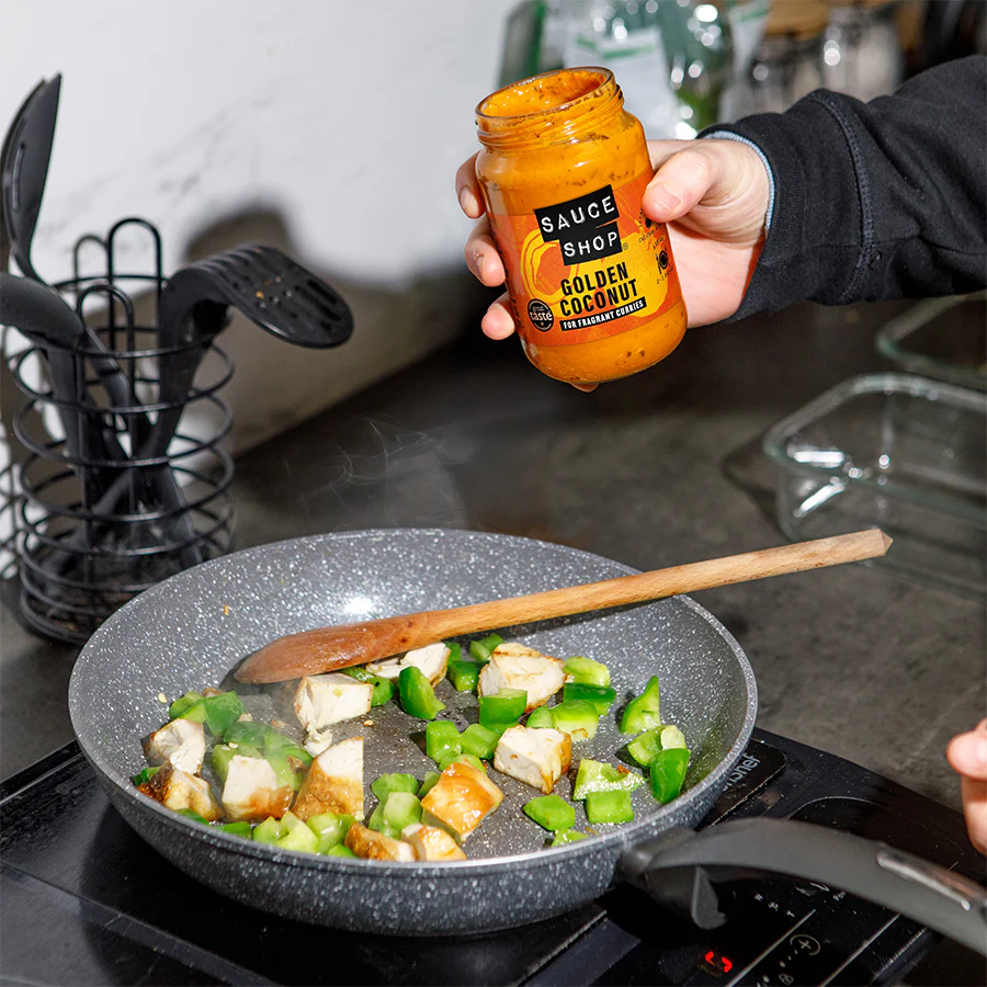 Golden Coconut Curry Simmer Sauce - Image 3